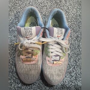 Nike Air Max 90 SE “Sun Club”- EUC- Size 7